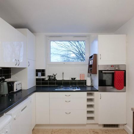 Cosy 2Bd Flat, Easy Access To City & Nature London Exterior photo