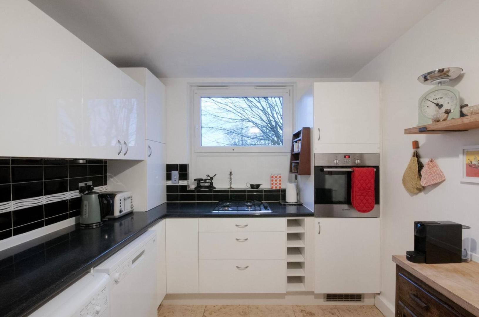 Cosy 2Bd Flat, Easy Access To City & Nature London Exterior photo